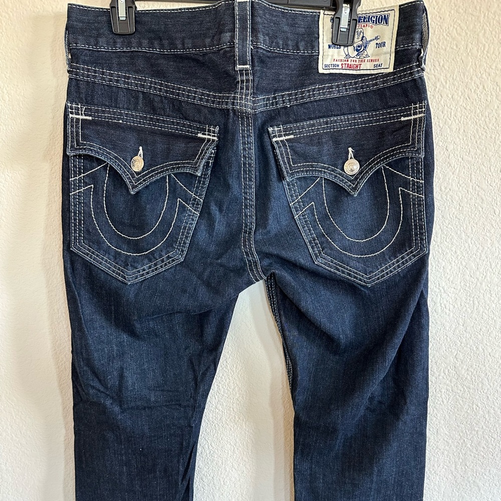 Preowned True Religion Straight jeans for men size 32.